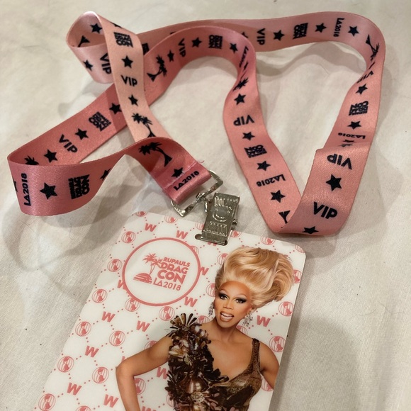 Rupaul’s Dragcon LA 2018 VIP Pass - Picture 3 of 4